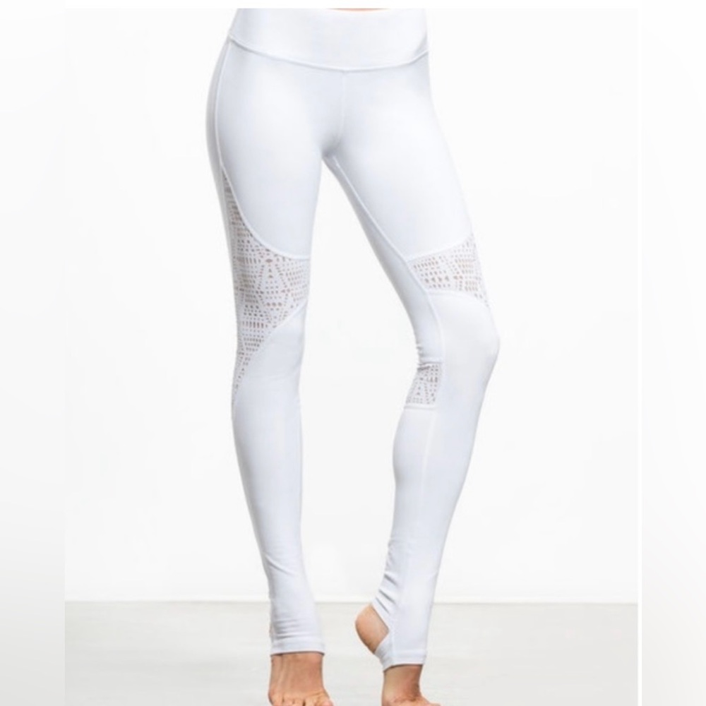ALO West Coast Yoga Leggings - Picture 3 of 11